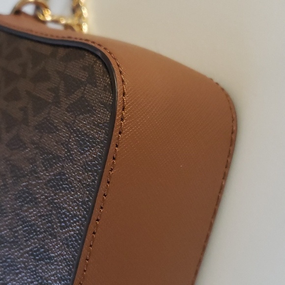 MICHAEL KORS Jet Set Monogram Crossbody Bag - Picture 7 of 16